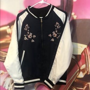 Reversible stylish women's lightweight jacket